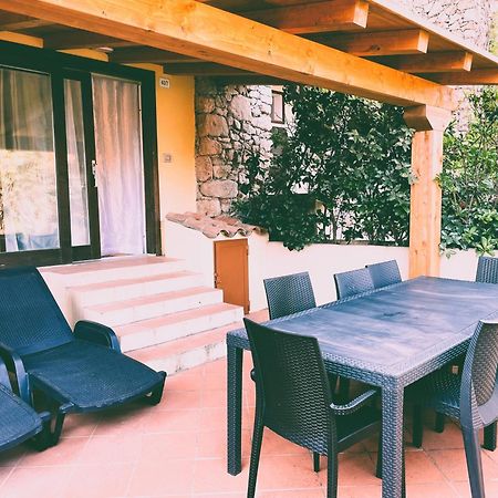 Bellissimo Appartamento Con Veranda Privata Al Centro Di Porto Rotondo Extérieur photo