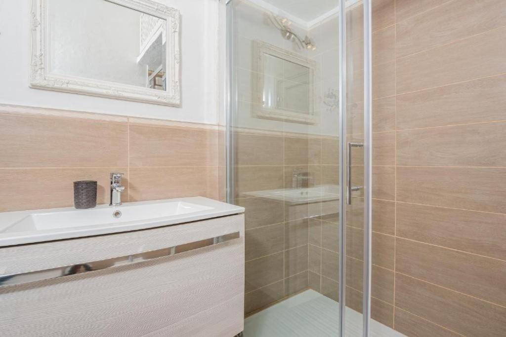 Bellissimo Appartamento Con Veranda Privata Al Centro Di Porto Rotondo Extérieur photo