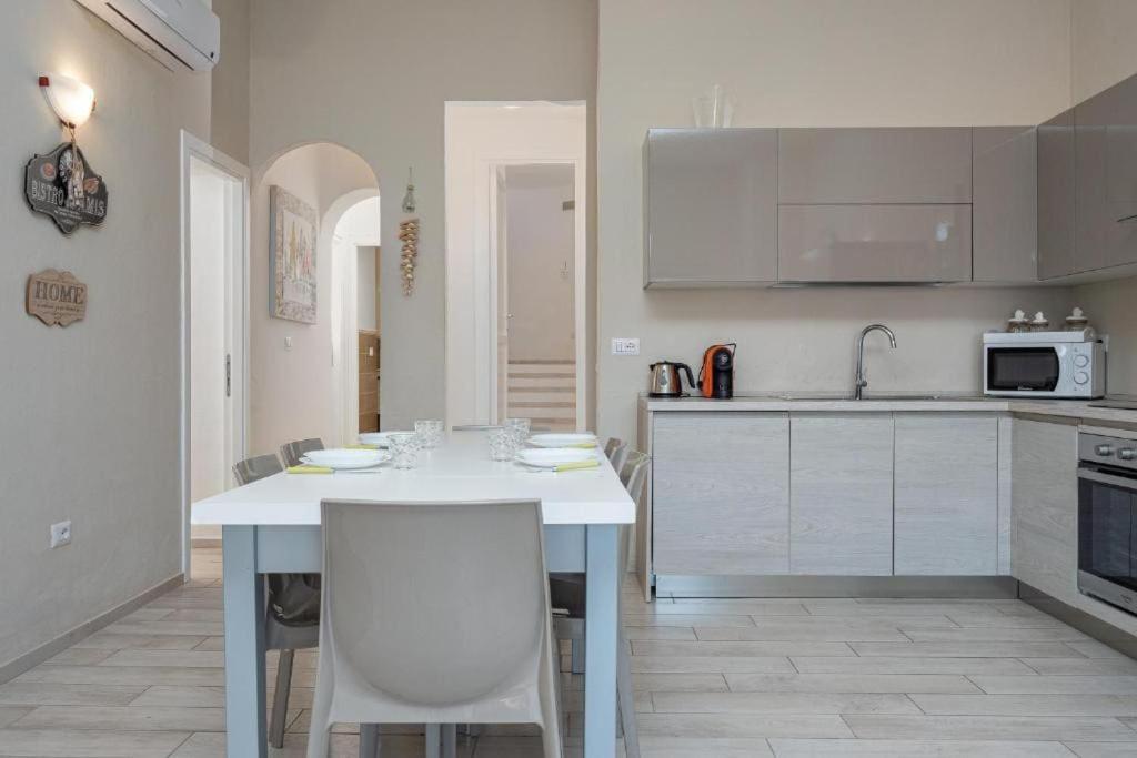 Bellissimo Appartamento Con Veranda Privata Al Centro Di Porto Rotondo Extérieur photo