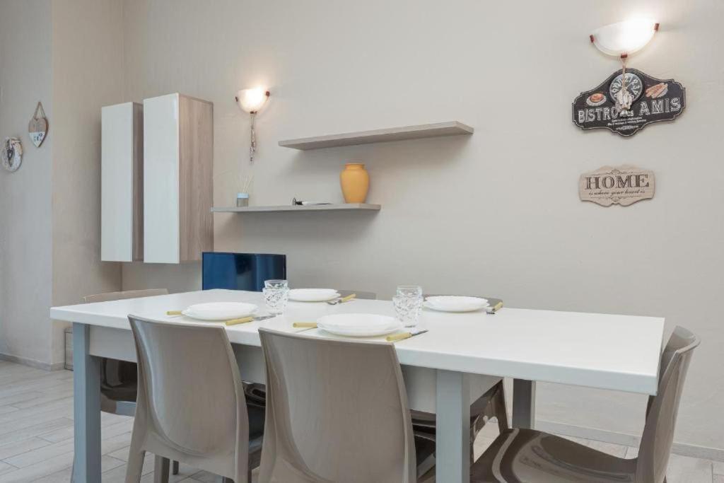 Bellissimo Appartamento Con Veranda Privata Al Centro Di Porto Rotondo Extérieur photo