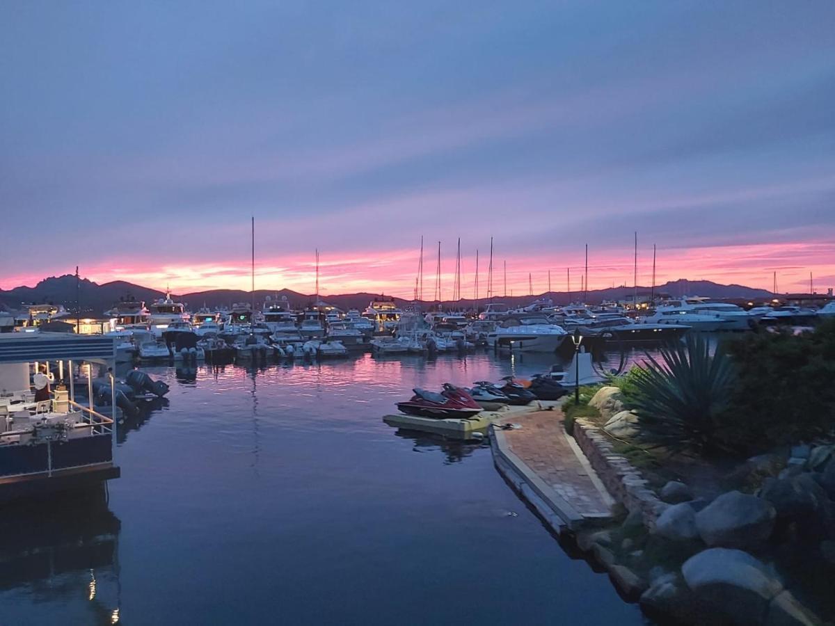 Bellissimo Appartamento Con Veranda Privata Al Centro Di Porto Rotondo Extérieur photo